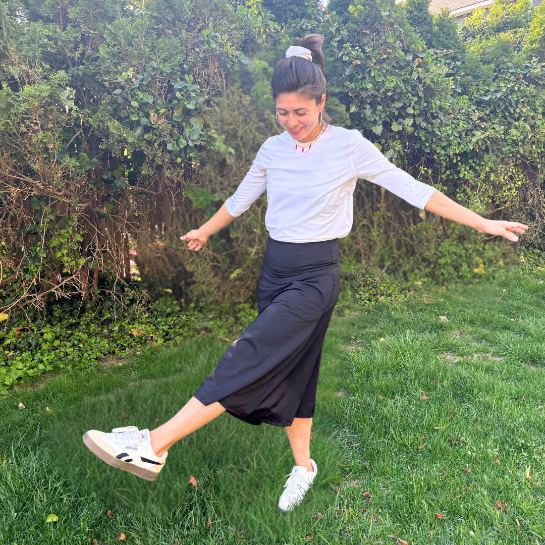 Black Midi Skate Skirt with Pockets Transcendent Active
